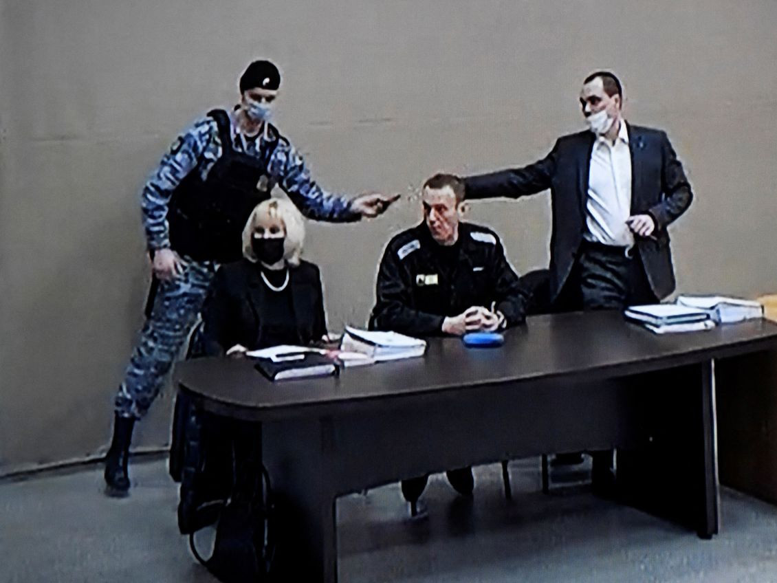 Шүүхээс 9 жилийн ял аваад буй А.Навальный Оросын иргэдийг дайны эсрэг жагсаал хийхийг уриалжээ