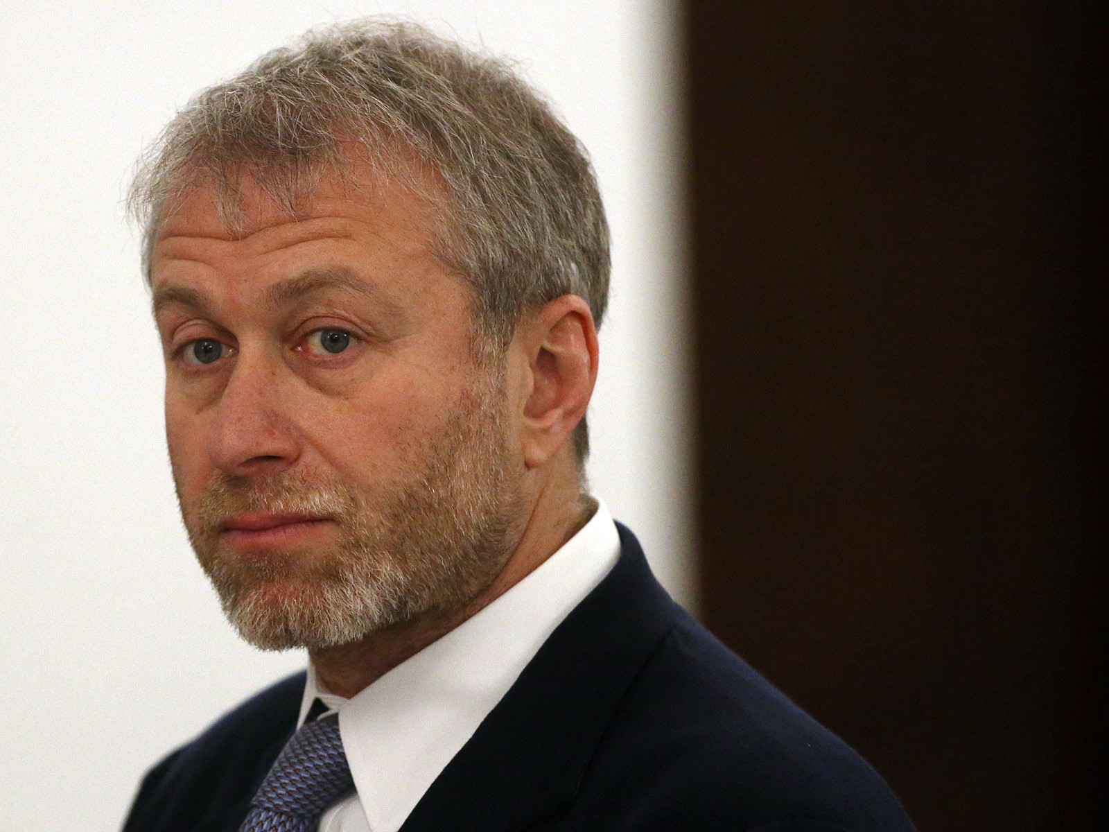 Р.Абрамович болон Украины хэлэлцээний төлөөлөгчдийн “арьс гуужиж, шархалсан” явдалд гарчээ