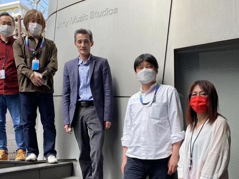“Алтан ураг” хамтлаг шинэ цомгоо бичүүлэхээр Японы “Sony Music” студитай гэрээ хийжээ