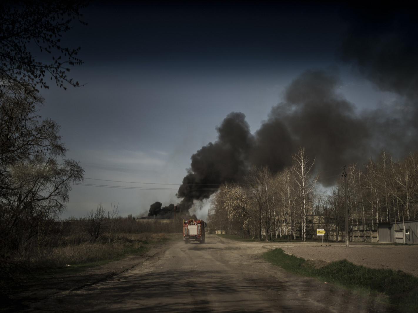 "Оросын арми хуурай замын довтолгооноос өмнө гурван бүс нутгийг хүчтэй буудаж байна" гэж Украины тал мэдэгджээ