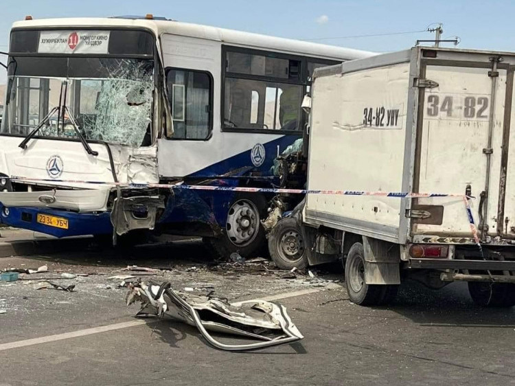 ШУУРХАЙ: Өчигдөр гарсан зам тээврийн ослын улмаас 11 хүн гэмтэж, нэг хүн нас баржээ 