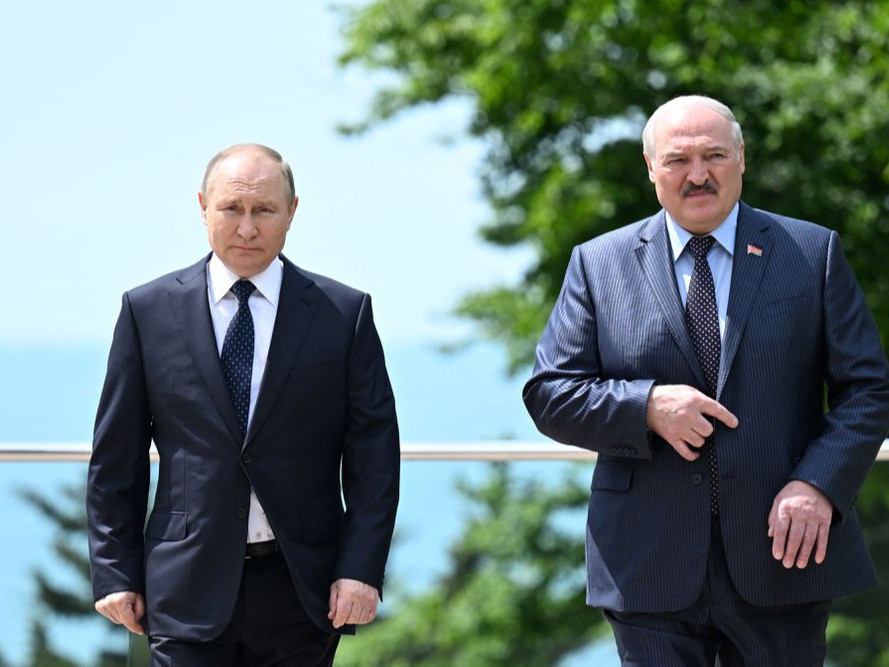 А.Лукашенко Украины өмнөд бүсийн ойролцоо цэргийн штаб байгуулах тушаал өгчээ