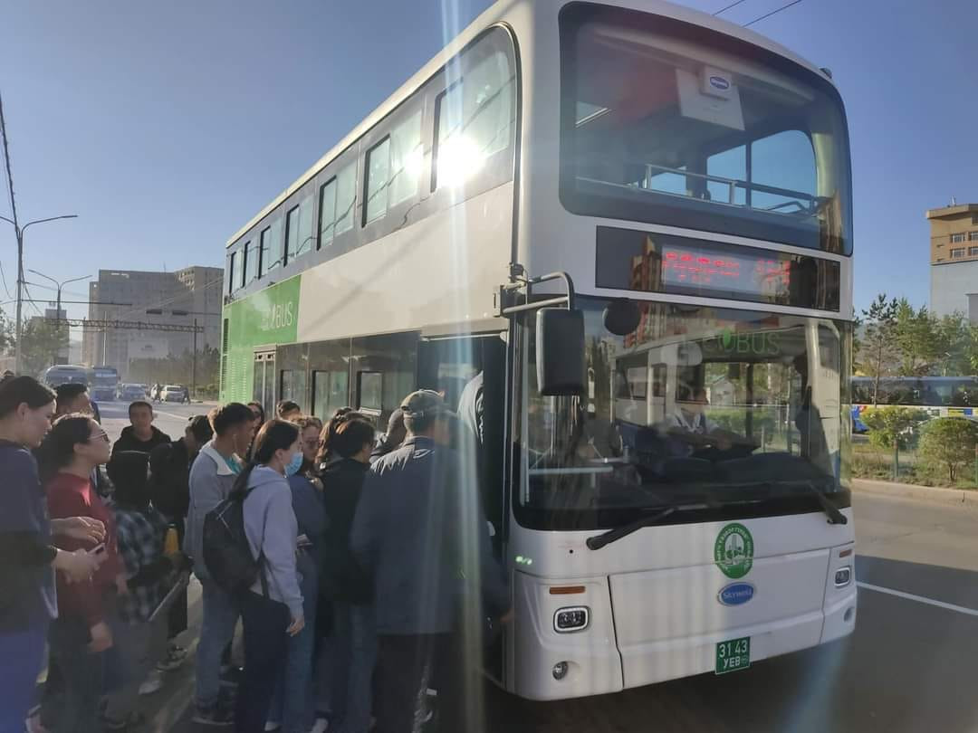 Өнөөдрөөс 70 хүний суудалтай, хоёр давхар цахилгаан автобус нийтийн тээвэрт явж эхэллээ