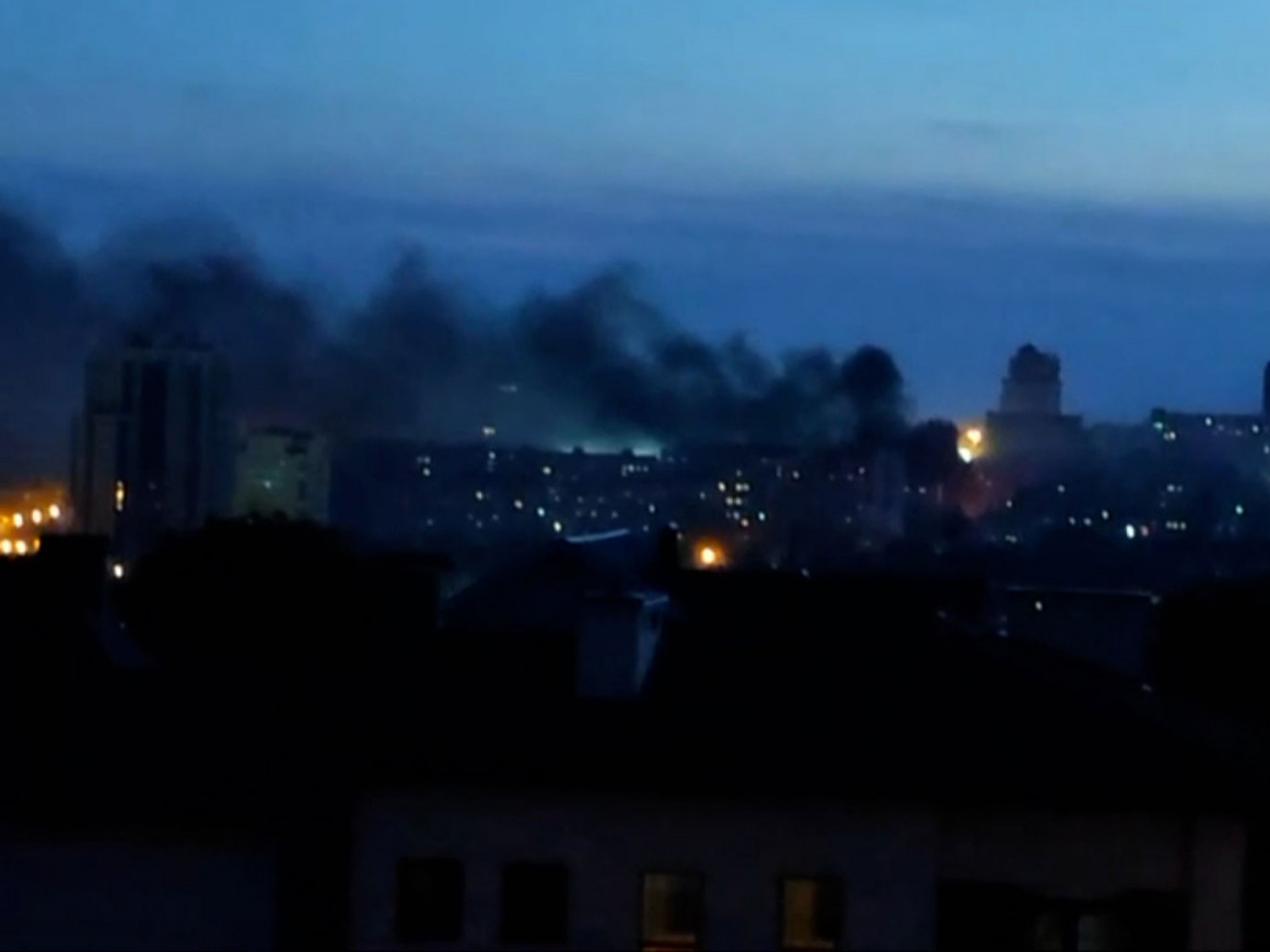 Украины салан тусгаарлагчдийн мэдэлд байгаа Донецк хотод хэд, хэдэн дэлбэрэлт болжээ
