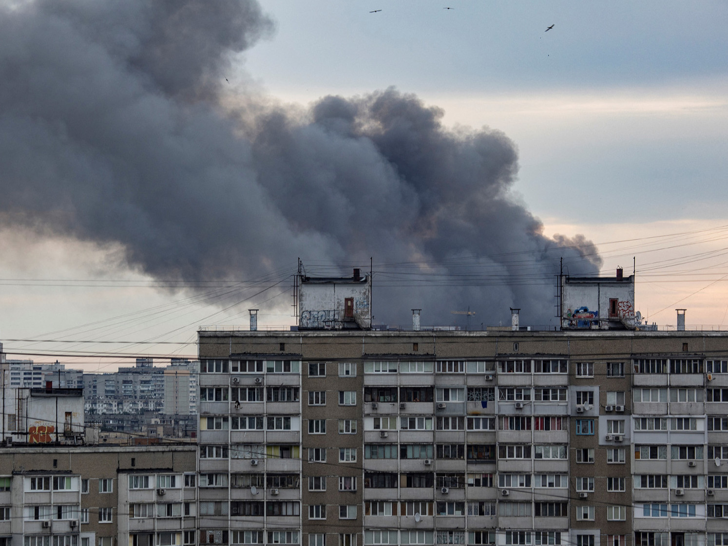 Киев хотын өмнө зүгт Оросууд пуужин харвасан гэж Украины албаныхан мэдэгджээ