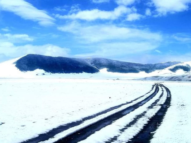 ФОТО: Архангай, Завхан аймгийн зарим сумын нутгаар цас орж байна