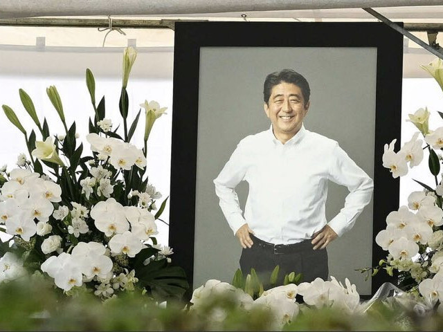 Абэ Шинзод зориулж “Төрийн оршуулга” хийх шийдвэрийг Японы Засгийн газар гаргажээ