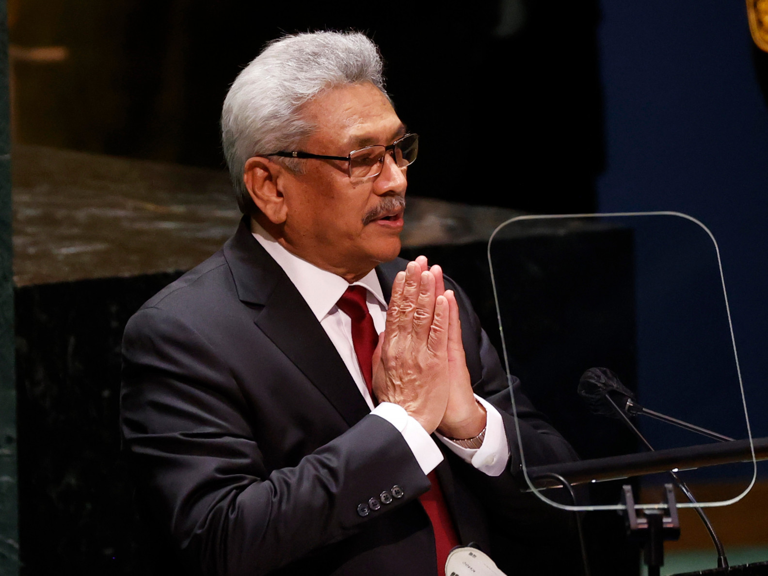 Шри-Ланкийн ерөнхийлөгч асны Сингапурт байх визийн хугацаа дууссан тул Тайландад нэвтрэх эрх хүсжээ