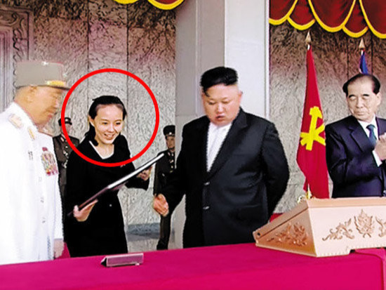 ВИДЕО: Ким Жөн Ун коронавирусийн халдвар авсан гэдгийг сонссон хүмүүс уйлж байгаа телевизээр харуулжээ