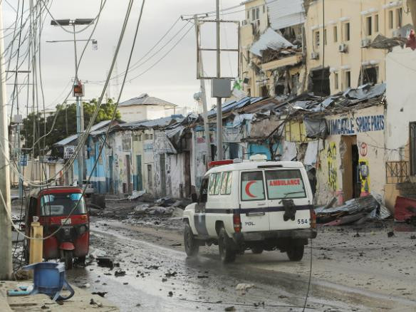Террорист бүлэглэл Сомалийн зочид буудал руу халдсаны улмаас 20 хүн амиа алджээ