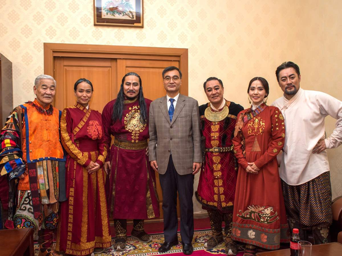 БНХАУ-ын элчин сайд Цай Вэньруй: “Тамгагүй төр” жүжиг Монгол Улсын соёл урлаг өндөр түвшинд хүрснийг харуулж байна