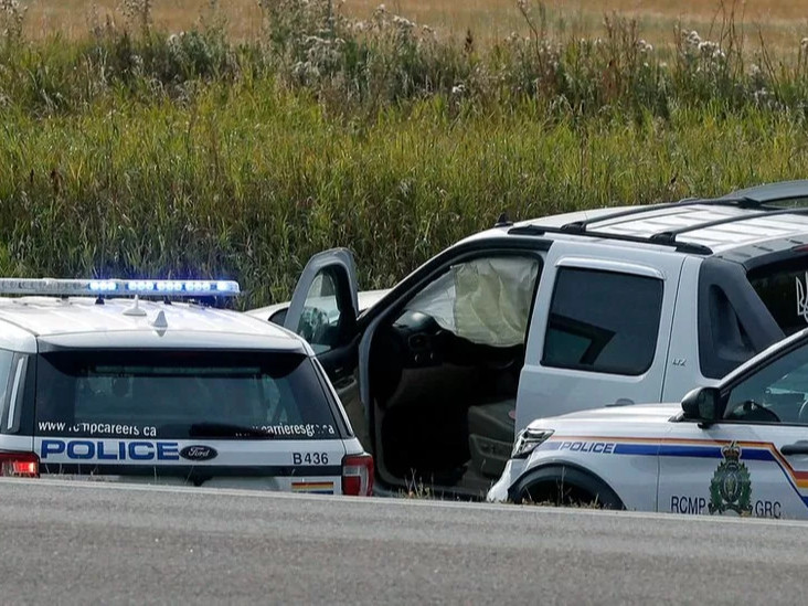 Канад олон хүнийг хутгалж хөнөөсөн этгээд автомашинтай зугтаж байгаад нас баржээ