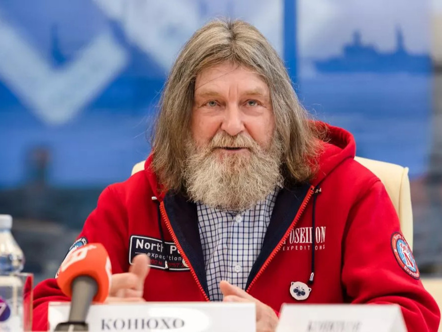 Оросын аялагч Ф.Конюхов "Монголын говийг 14 хоногт мотоциклоор туулна" гэв