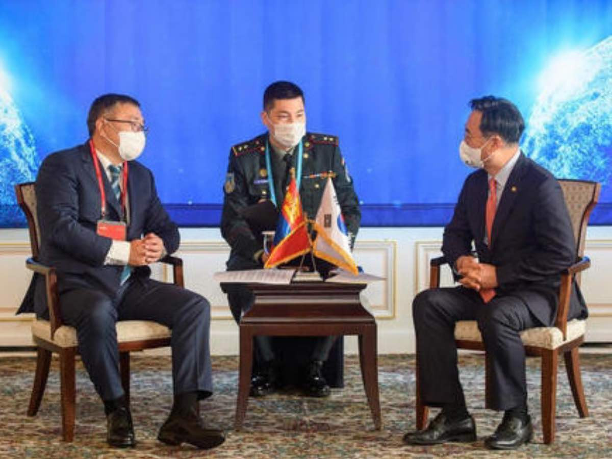 БНСУ-ын сайд Монгол Улсыг АНУ-тай хамтарсан цэргийн сургуулилтад оролцож буйг өндрөөр үнэлж байна гэжээ