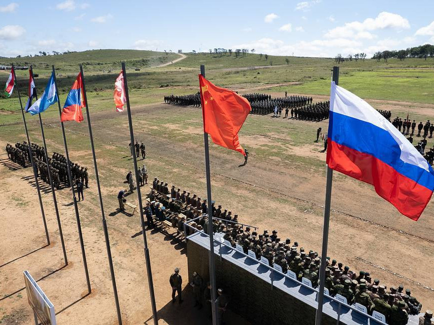 ТАСС: ОХУ-ын "Восток-2022" цэргийн сургуулилтад оролцсон Монгол зэрэг улсууд Оросыг дэмжиж буйгаа харуулж байна