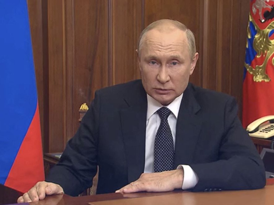 В.Путин: Цэргийн дайчилгаа олон асуудал дагуулж байна. Бид алдаагаа засаж, залруулна