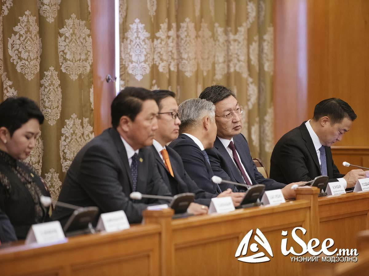 "АН-д албан ёсоор санал тавиагүй" гэж Д.Амарбаясгалан хэлсэн нь албан бусаар сайдын асуудал яригдсаныг илтгэв үү