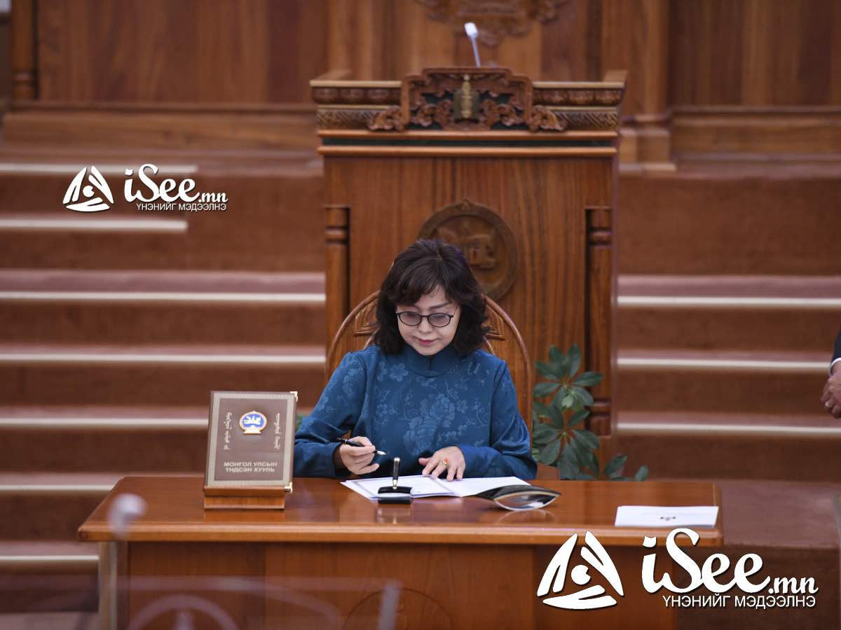 УИХ-ын гишүүн Д.Сарангэрэлийг эгүүлэн татуулахаар Үндсэн хуулийн цэцэд ханджээ