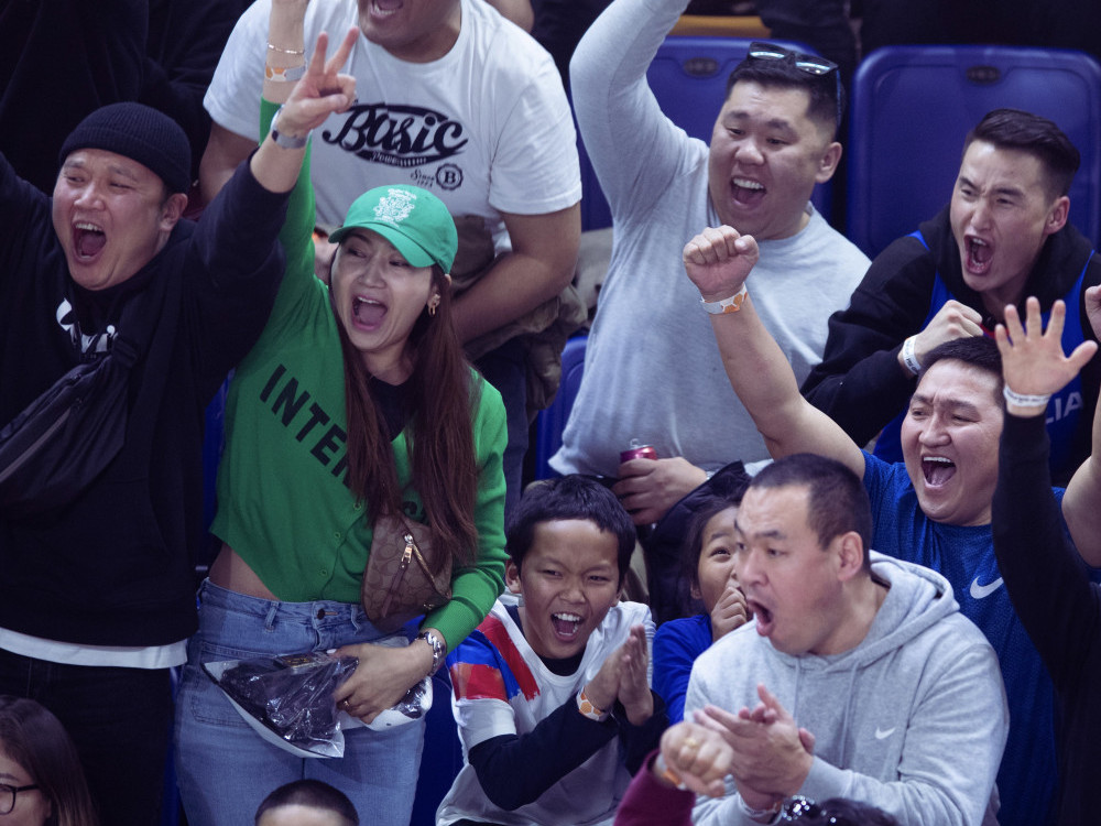 ВИДЕО: “FIBAAsiaCup” 2025 тэмцээний урьдчилсан шатны хамгийн ХҮЧТЭЙ дэмжигчид монголчууд байсан гэв