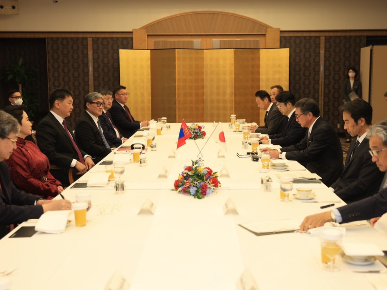Ерөнхийлөгч  У.Хүрэлсүх Япон, Монголын Эдийн засгийн хорооны гишүүдийг хүлээн авч уулзав