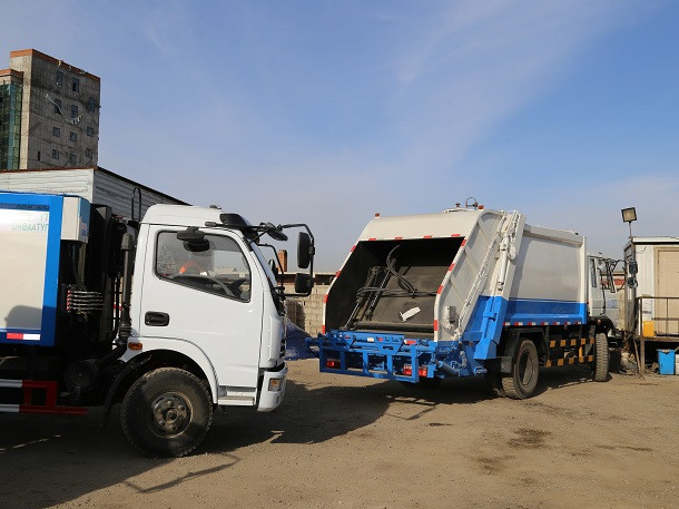 Хан-Уул дүүргийн зүгээс хог тээвэрлэлтийн байгууллагад  11 автомашиныг хүлээлгэн өгчээ