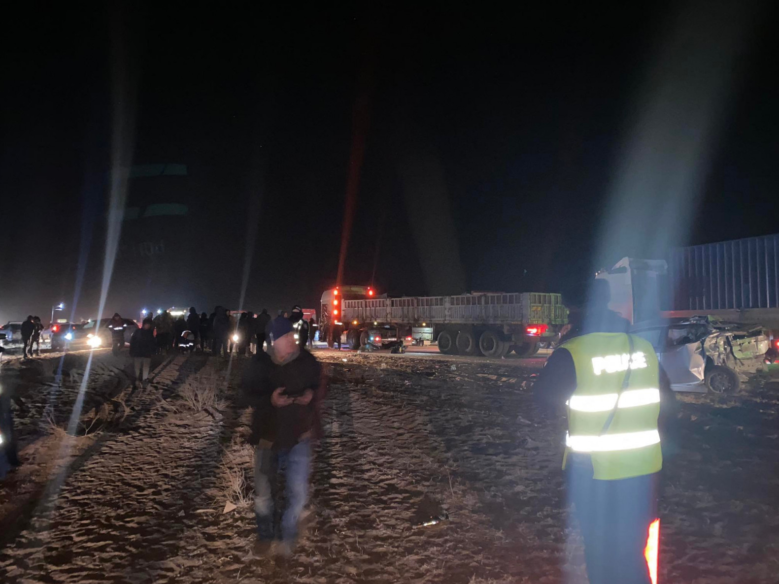 ТОДРУУЛГА: Замын-Үүд боомтод согтуу жолооч таван автомашиныг мөргөж, олон иргэд бэртжээ