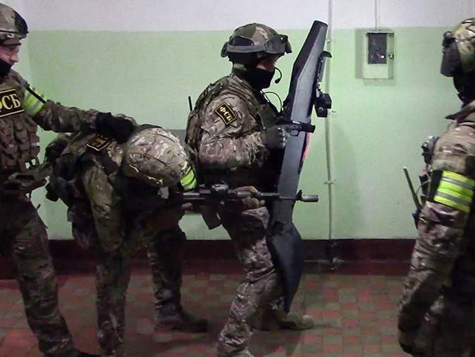 ФСБ Свердловск мужийн төмөр замд террорист халдлага үйлдэхээр бэлтгэж байсан гурван орос иргэнийг саатуулжээ