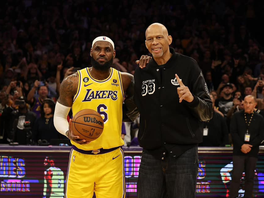 Леброн Жеймс Карим Абдул-Жаббарын дээд амжилтыг эвдэж NBA-ийн бүх цаг үеийн онооны лидер тоглогч болжээ