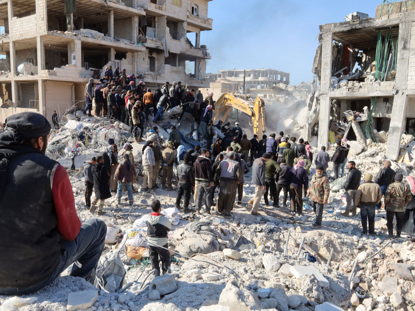 Турк, Сирийн газар хөдлөлтийн улмаас нас барагсдын тоо 21 мянгад хүрч, 78 мянга гаруй хүн шархадсан байна