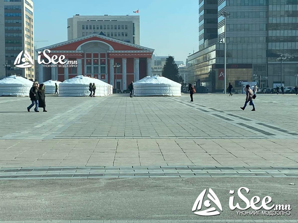 Туркийн ард түмэнд Монголчуудаас хандивлаж буй гэрүүдийг Сүхбаатарын талбайд барьжээ