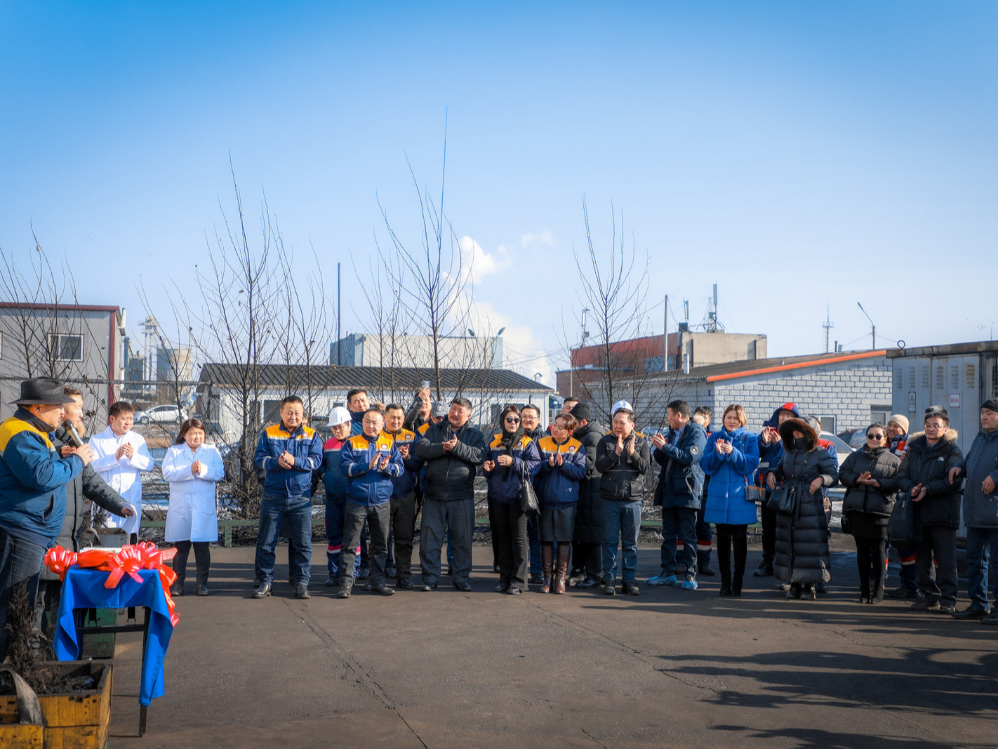 “Тавантолгой түлш” ХХК химийн шинжилгээ, туршилтын лабораторитой боллоо