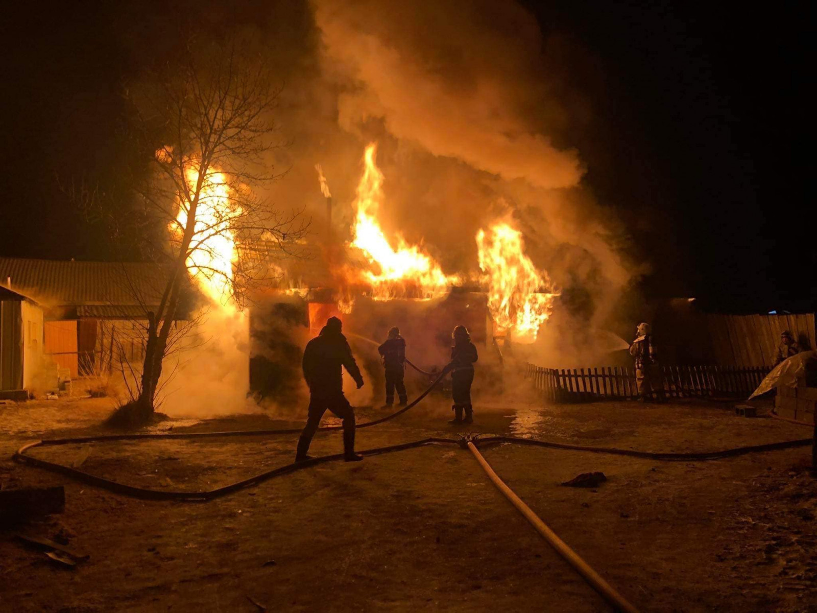 Хөвсгөл аймгийн Мөрөн сумын махны агуулахад гал гарчээ