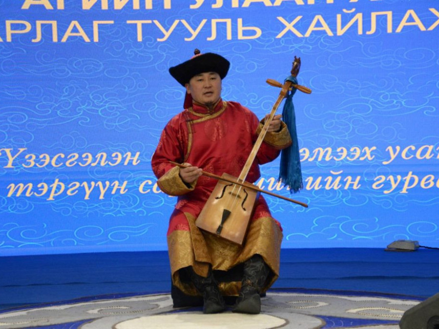 Сар шинийг тохиолдуулан “Чингис хаан” музейд “Агийн улаан хаан” баатарлаг тууль хайлжээ