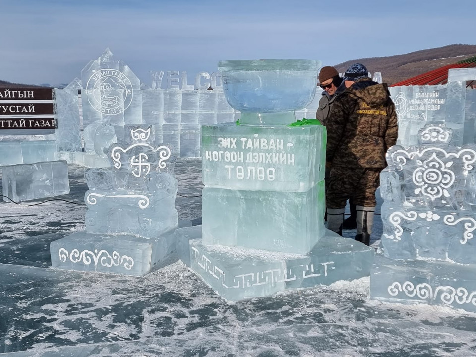 ФОТО: "Хөх сувд" мөсний баяр эхэллээ
