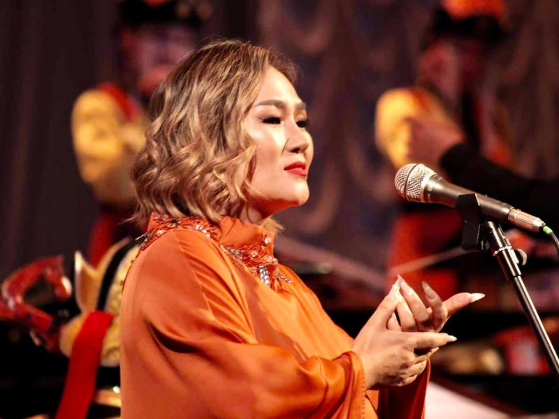 Ө.Уянга Киргизийн дуурийн театрт урилгаар "Травиата" дуурийн Виолеттагийн дүрд дуулахаар болжээ