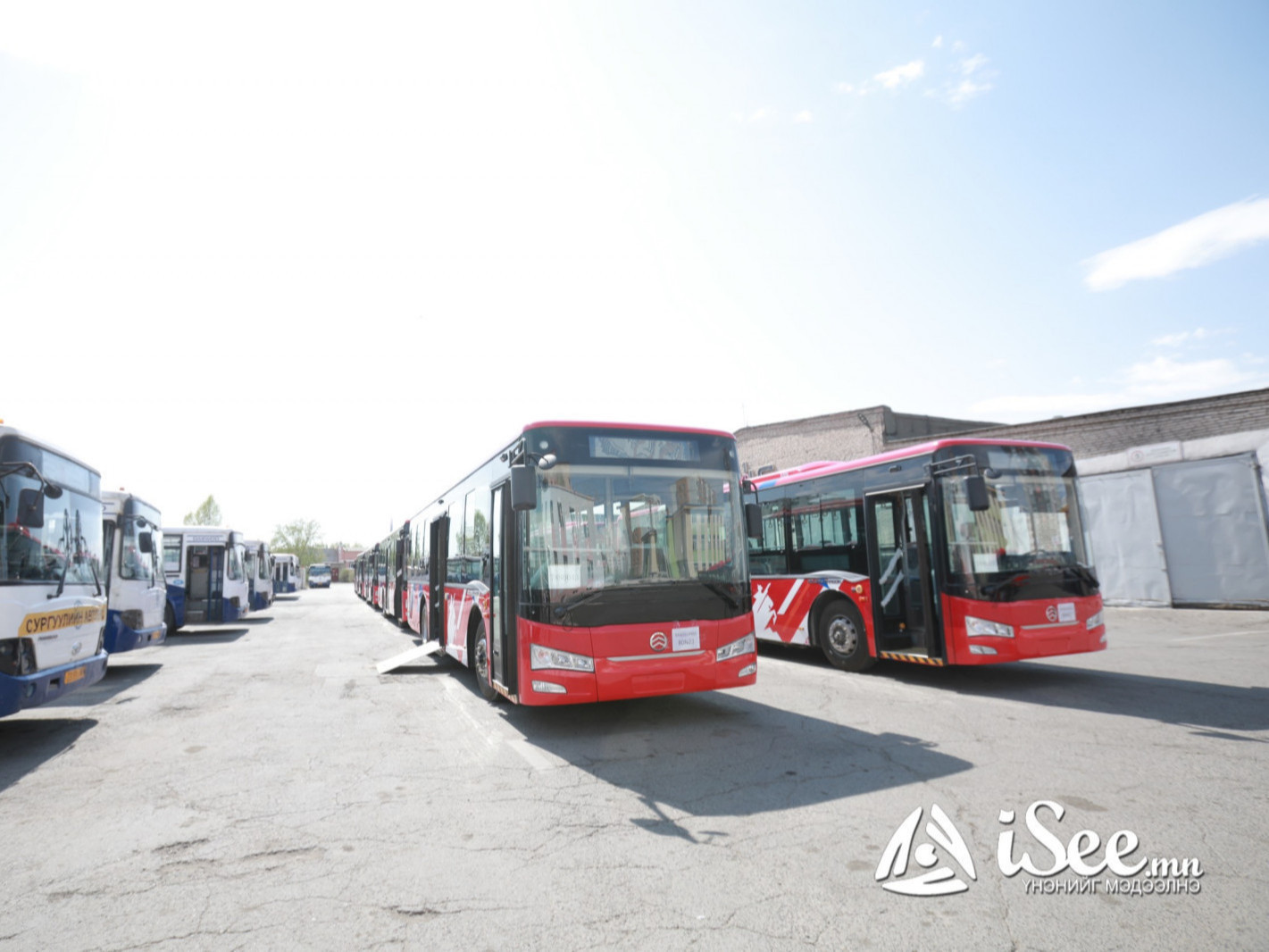 Зургадугаар сарын 1-нд дунд оврын болон цахилгаан 200 автобус шинээр орж ирнэ