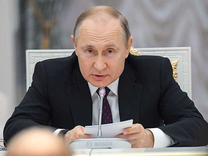 Украинаас эзэлсэн “шинэ нутаг дэвсгэр”-ийн оршин суугчдыг албадан гаргах зарлигт В.Путин гарын үсэг зуржээ