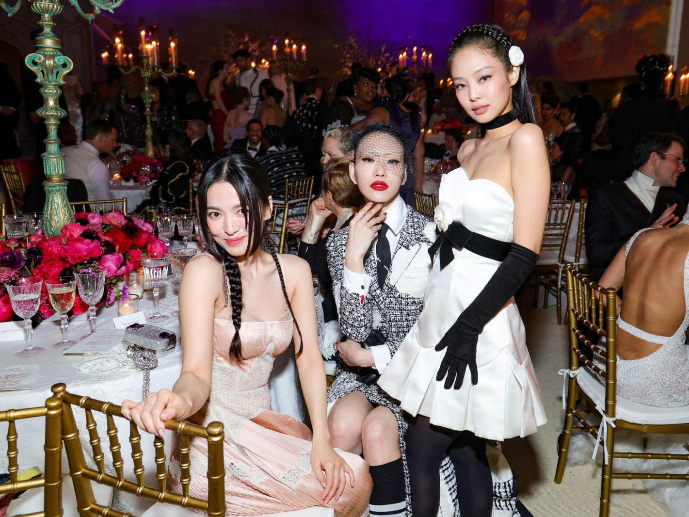 ФОТО: "Met Gala 2023"-ын эргэн тойронд