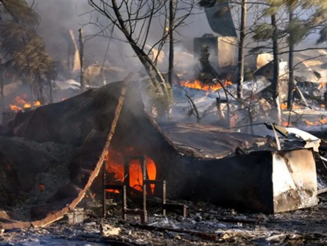 ВИДЕО: Оросын Уралын нуруунд гарсан ой хээрийн түймрийн улмаас 21 хүн амиа алдаж, 5000 гаруй барилга шатаад байна