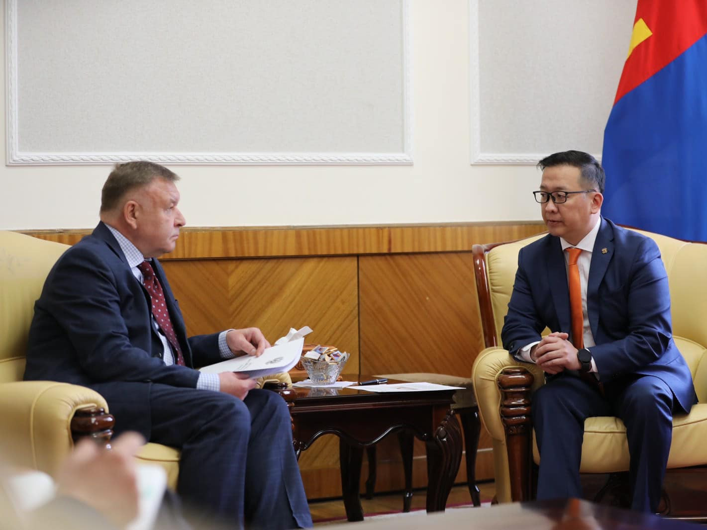 Монгол Улс, ОХУ-ын хоорондын шууд нислэлийг нэмэгдүүлэх талаар санал солилцжээ