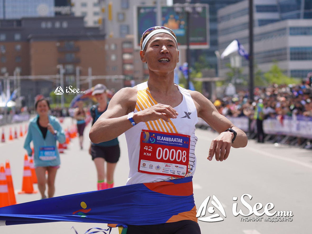 “Улаанбаатар марафон-2023“ олон улсын тэмцээний 42 км-ын гүйлтэд Марафон гүйлтийн олон улсын хэмжээний мастер Н.Мөнхбаяр түрүүллээ