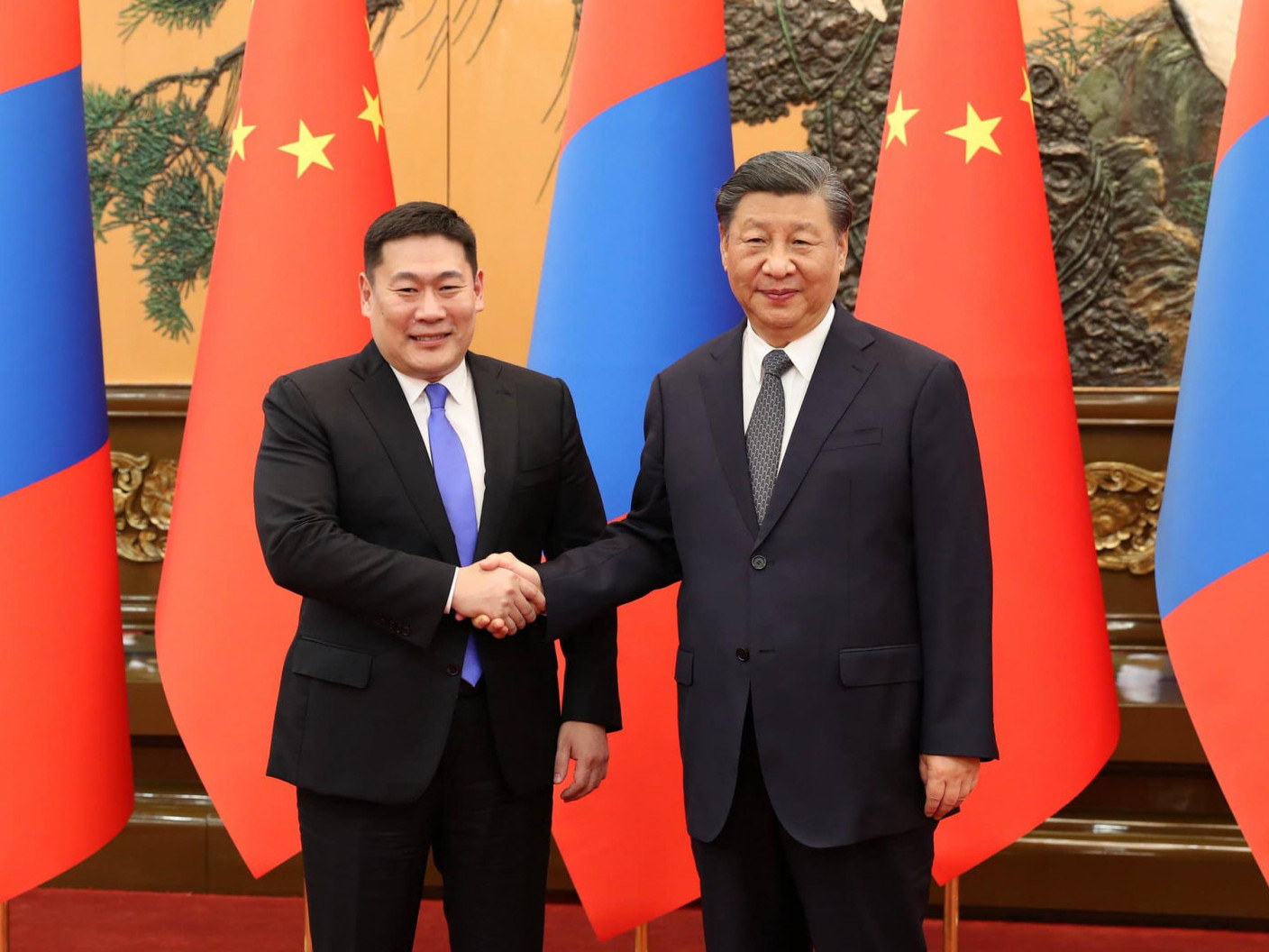 БНХАУ-ын дарга Ши Жиньпин, "Хятад бол Монгол Улсын итгэж болохуйц түнш мөн" хэмээн Ерөнхий сайд Л.Оюун-Эрдэнэтэй уулзахдаа мэдэгджээ