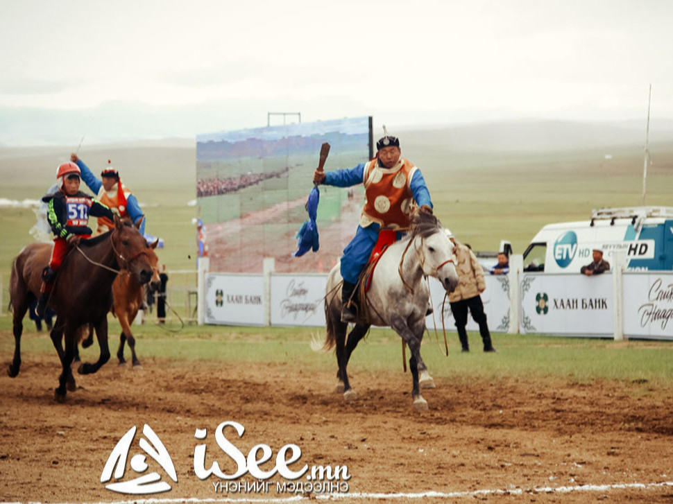 Хязаалан насны морьдын уралдаанд Говь-Алтай аймгийн уяач Д.Жаргалсайханы халтар үрээ түрүүллээ