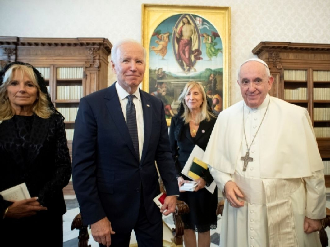 АНУ-ын Ерөнхийлөгч Жо Байден Ромын Папын элчтэй "Украинаас албадан гаргасан хүүхдүүдийг ОХУ-аас эргүүлэн авах" талаар ярилцжээ