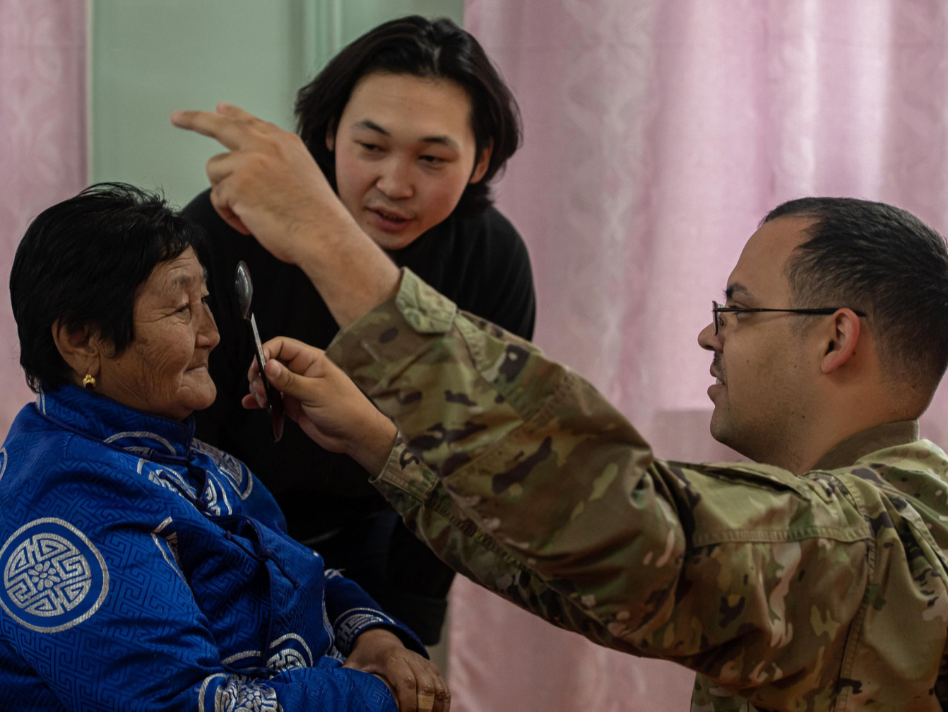 АНУ-аас хээрийн эмнэлгийн үйлчилгээ, тусламж үзүүлэх багийг Монгол Улсад илгээжээ