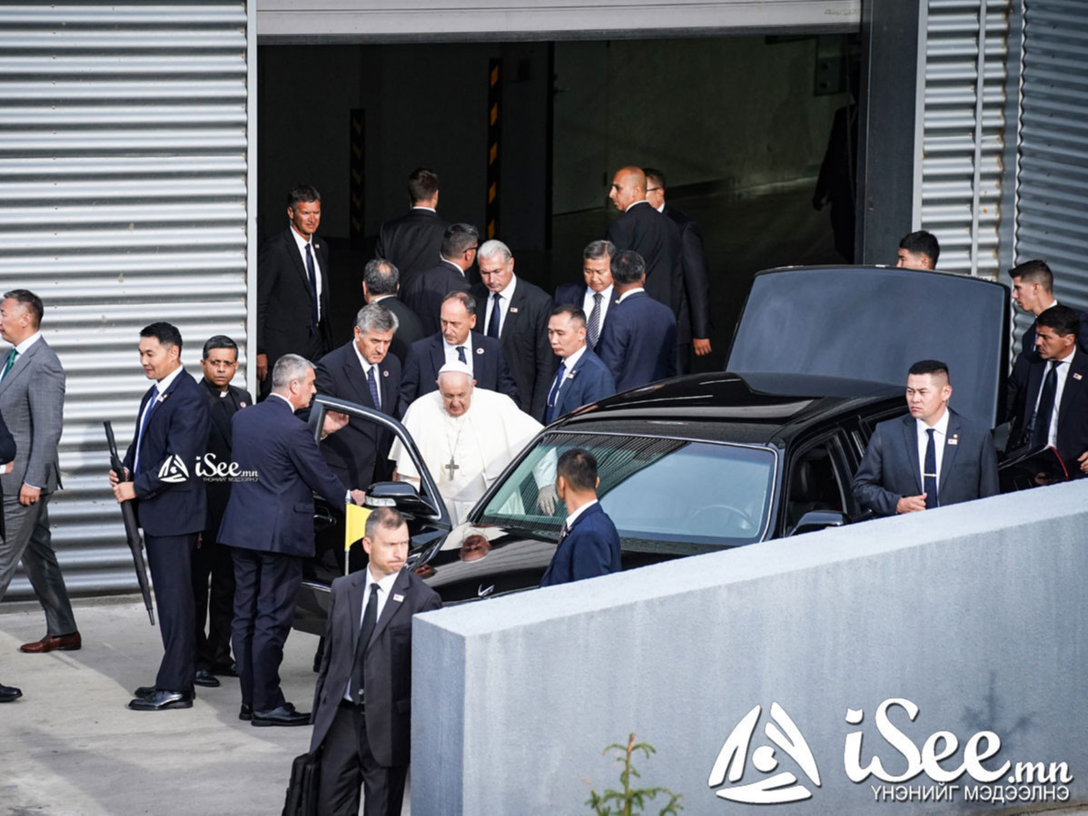 Пап Францисыг үдэх ёслол 11.30 цагт Хөшигийн хөндий олон улсын нисэх онгоцны буудалд болно 