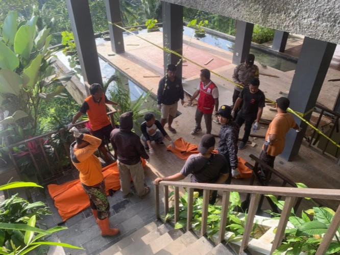 Бали дахь зочид буудлын шилэн цахилгаан шат нурж, таван хүн амиа алджээ
