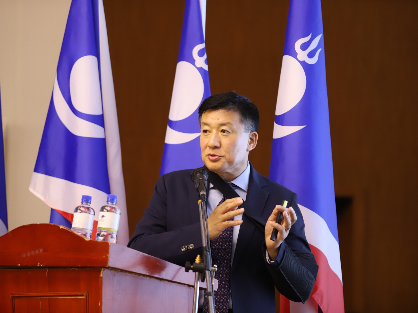 ВИДЕО: "Монгол хүн бүр 30 сая төгрөгийн өртэй болсон" гэж АН-ын тэргүүн дэд дарга С.Баярцогт мэдэгджээ