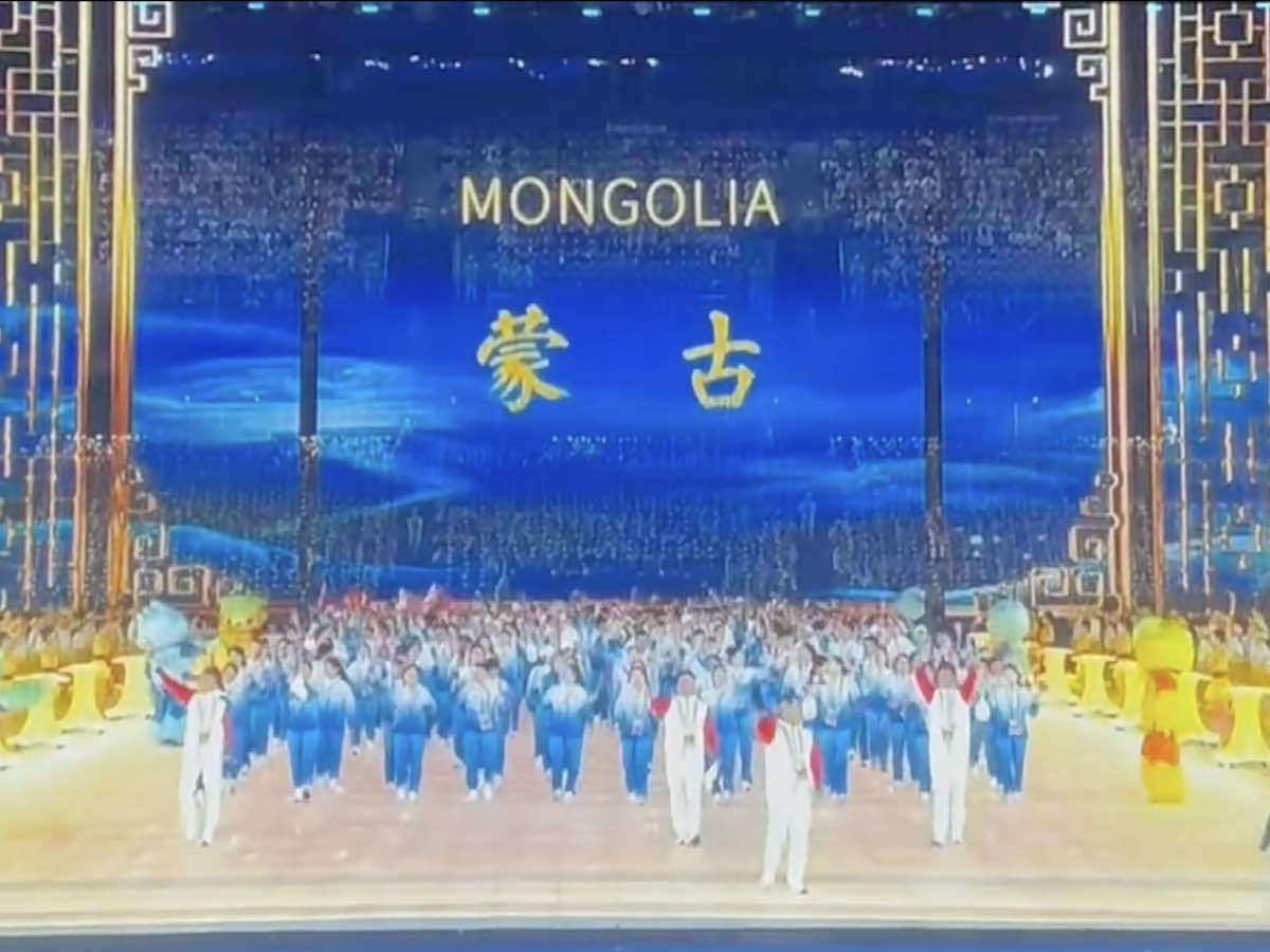 Хятадад болж буй "Ханжоу" наадмын нээлтийн ёслолын үеэр Монгол Улсын нэрийг бичихдээ "Улс" гэх ханзыг бичээгүй байна 