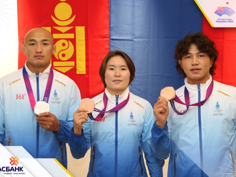 "Ханжоу-2022" Азийн наадмаас медаль хүртсэн жүдо бөхийн тамирчдад хүндэтгэл үзүүлжээ